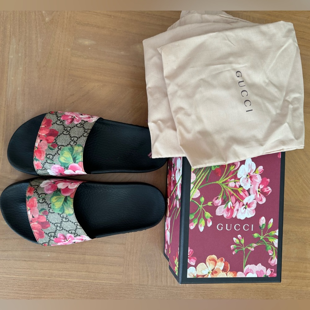 Women’s Gucci GG Slide Bloom Sandals